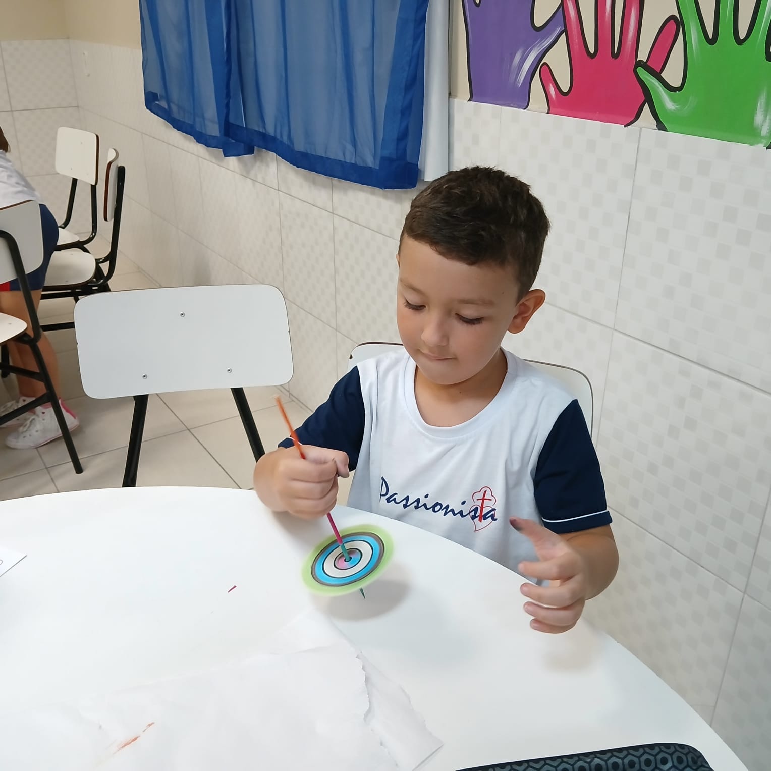 Confec��o de um pi�o na sala maker - 1� Ano A Col�gio Passionista Jo�o XXIII