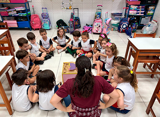 Trabalhando as vogais - Infantil I B Col�gio Passionista Jo�o XXIII