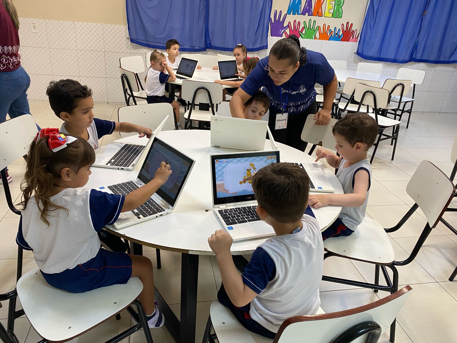 Aula de Inform�tica Educacional - Maternal II B Col�gio Passionista Jo�o XXIII