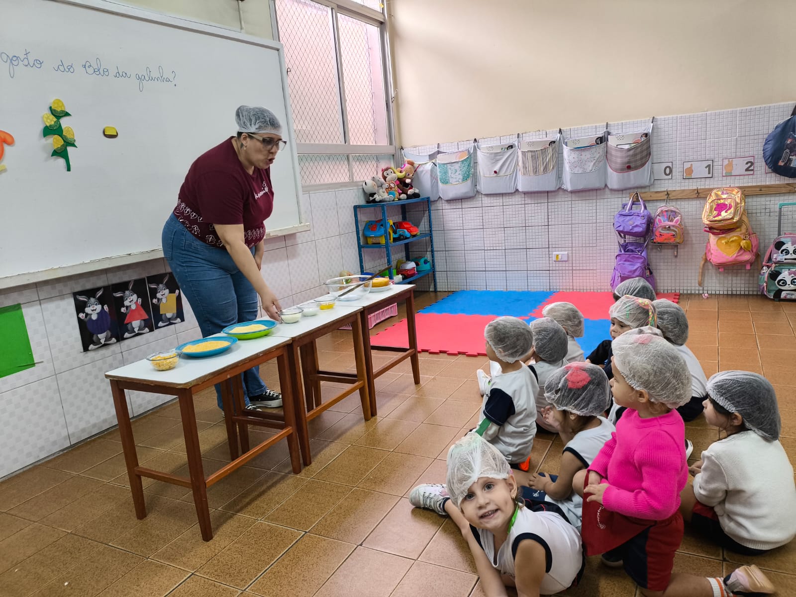 Projeto a galinha ruiva: Maternal I B Col�gio Passionista Jo�o XXIII