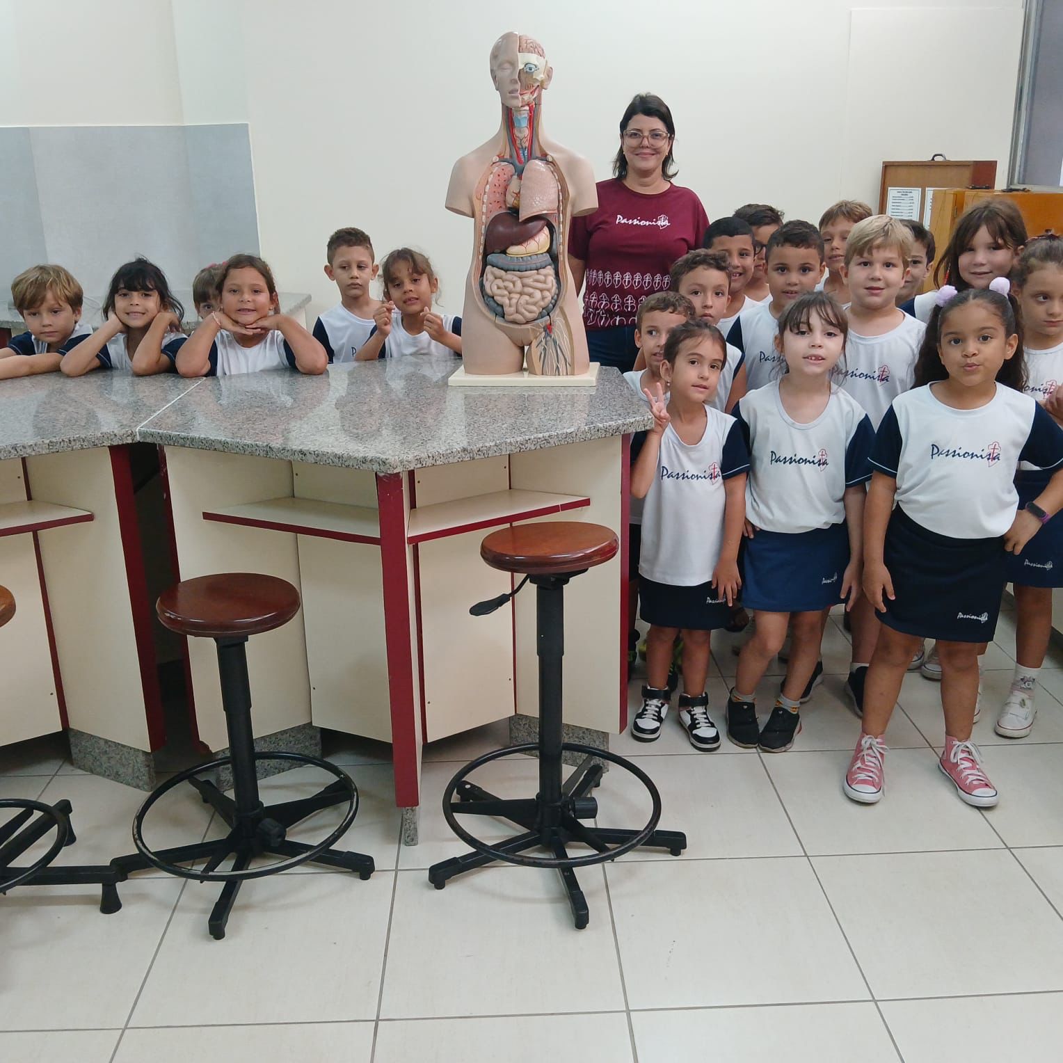 O Corpo Humano � uma M�quina Perfeita - 1� A Col�gio Passionista Jo�o XXIII