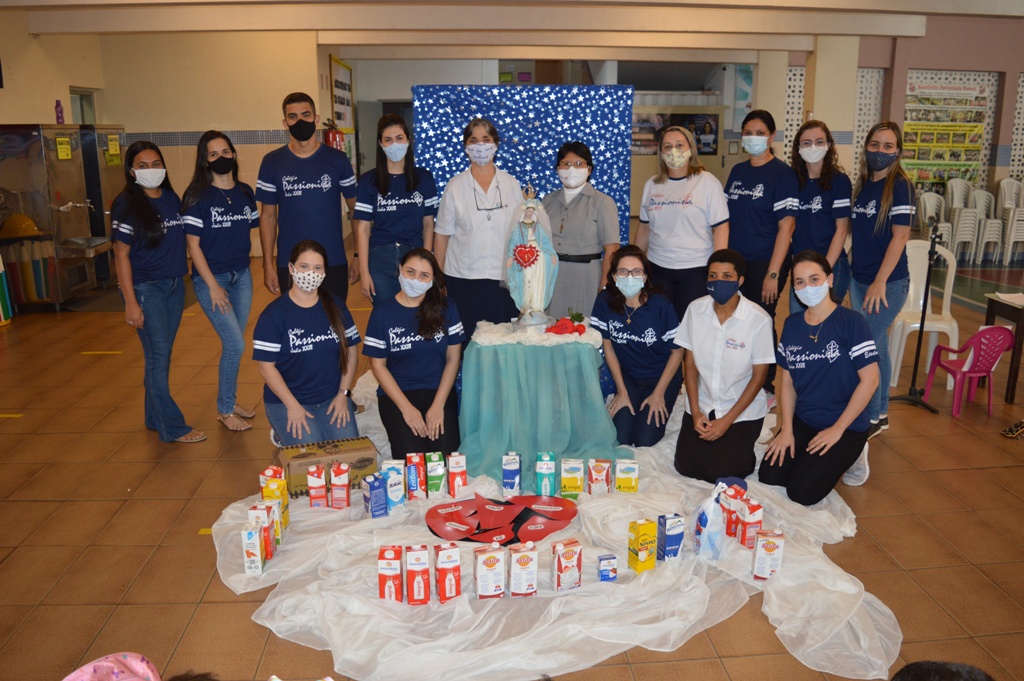 Coroa��o a Nossa Senhora Col�gio Passionista Jo�o XXIII