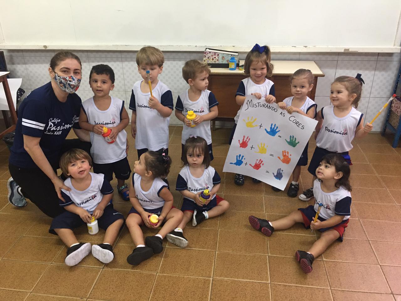 Misturando as Cores Col�gio Passionista Jo�o XXIII